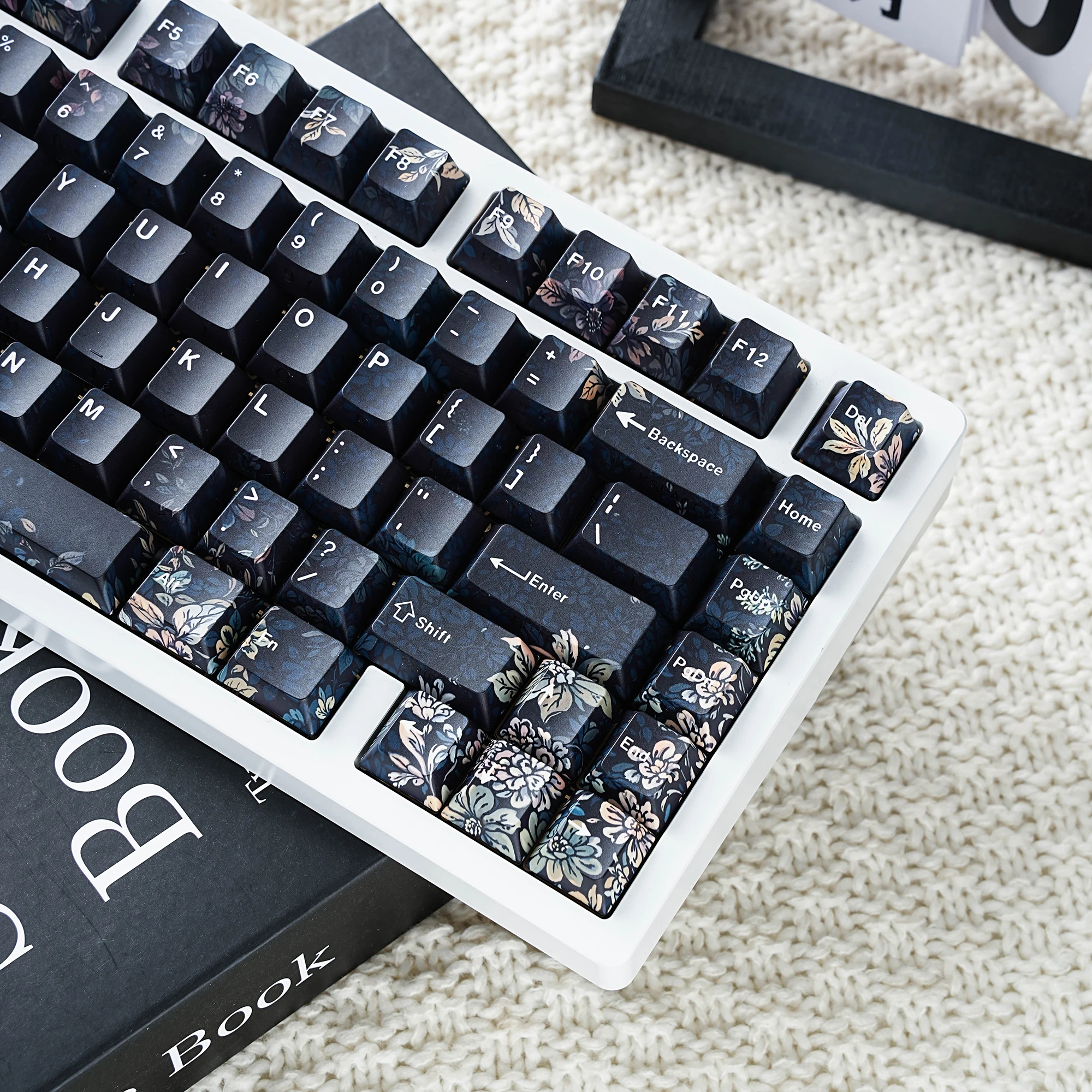 Klawisze PBT Dye-Sub z bocznym podświetleniem, profil Cherry, 131 klawiszy, koreańskie, do klawiatury mechanicznej, hiszpańskie, arabskie, francuskie, niemieckie, rosyjskie. — zdjęcie produktu 4