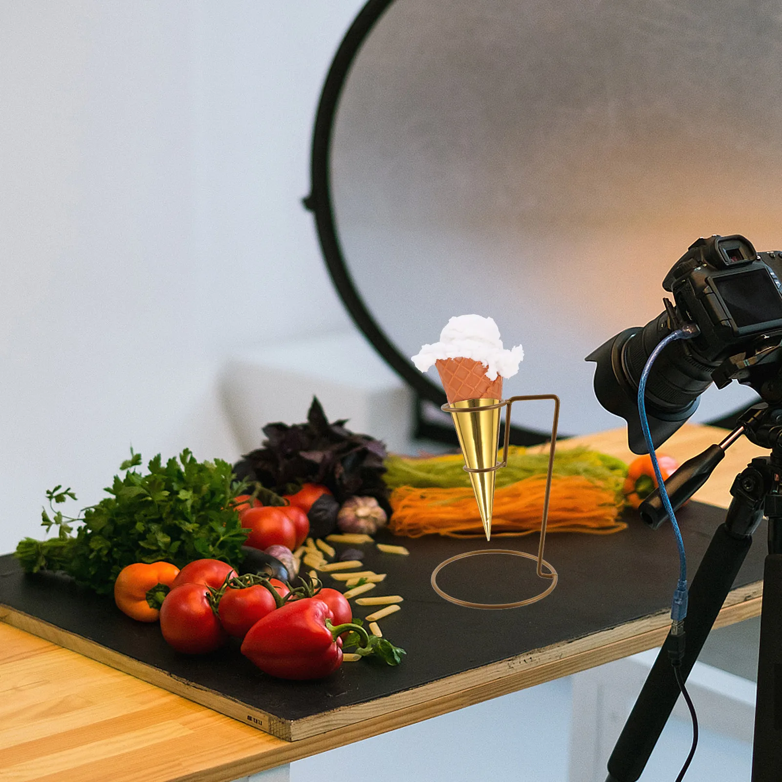 

Реалистичный муляж мороженого в вафельной трубочке, декоративная имитация, искусственный десерт для витрин, реквизит для фотосъемки, аксессуары для кофейни