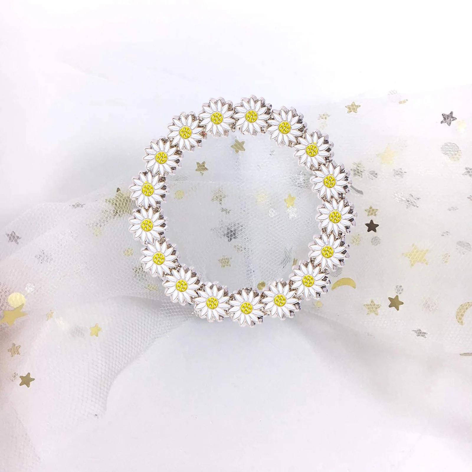 

2Pcs Daisy Shawl Buckle Metal Scarf Clip Round Clothes Buckle Elegant Simple Style for Shopping Birthday Wedding Party Decor