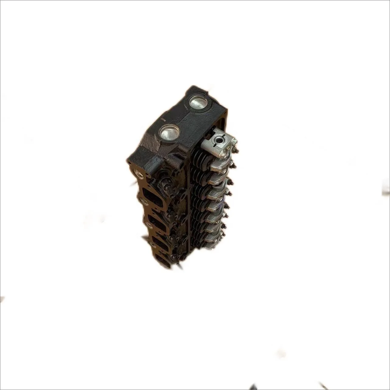 Used Engine Cylinder Head QD32T Second-hand Cylinder Head Spare Parts
