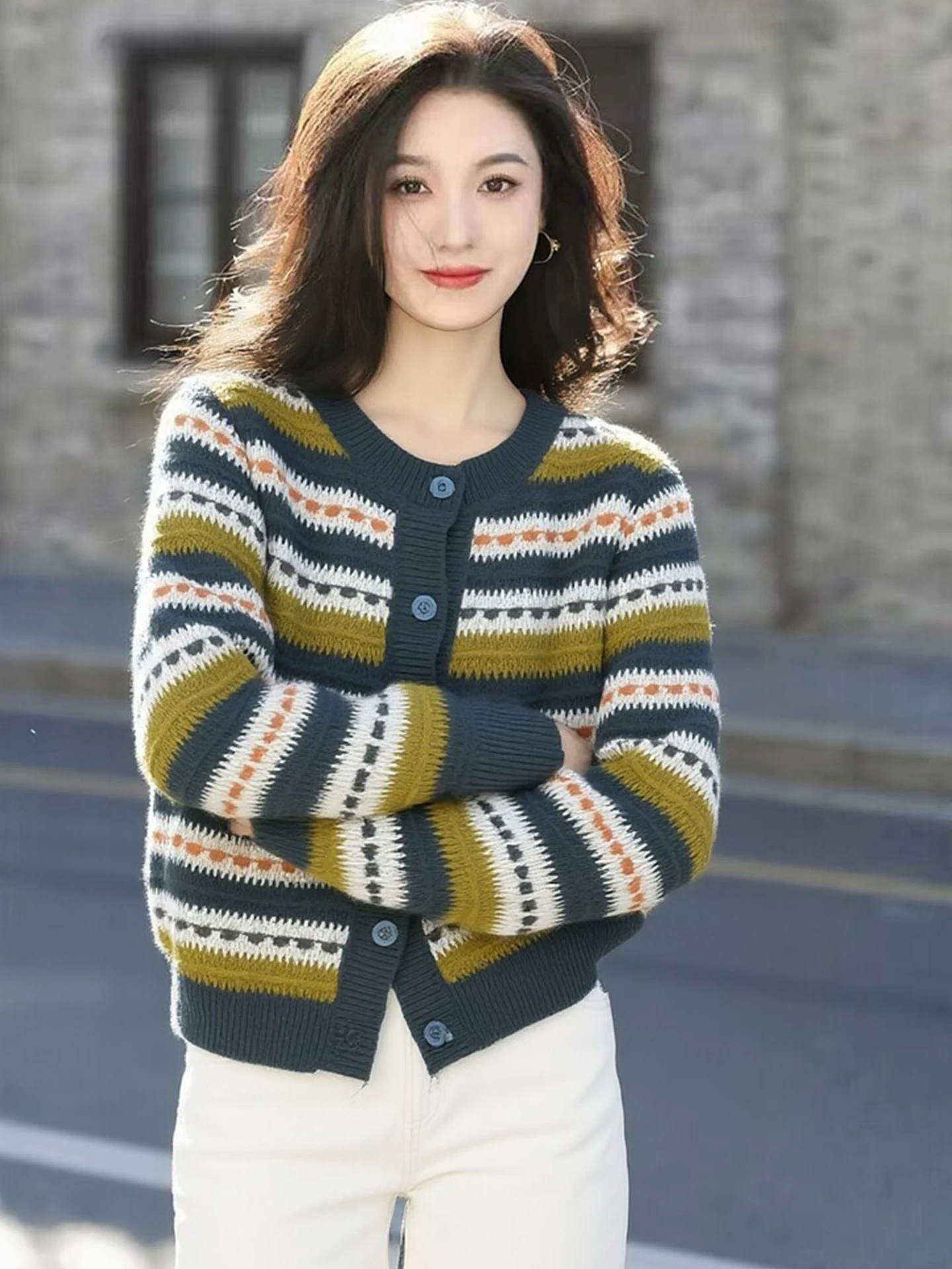 

Корейский свободный утепленный свитер с длинными рукавами, в полоску, с лоскутным узором, вязаный, зимний 2026, женский, повседневный, комфортный