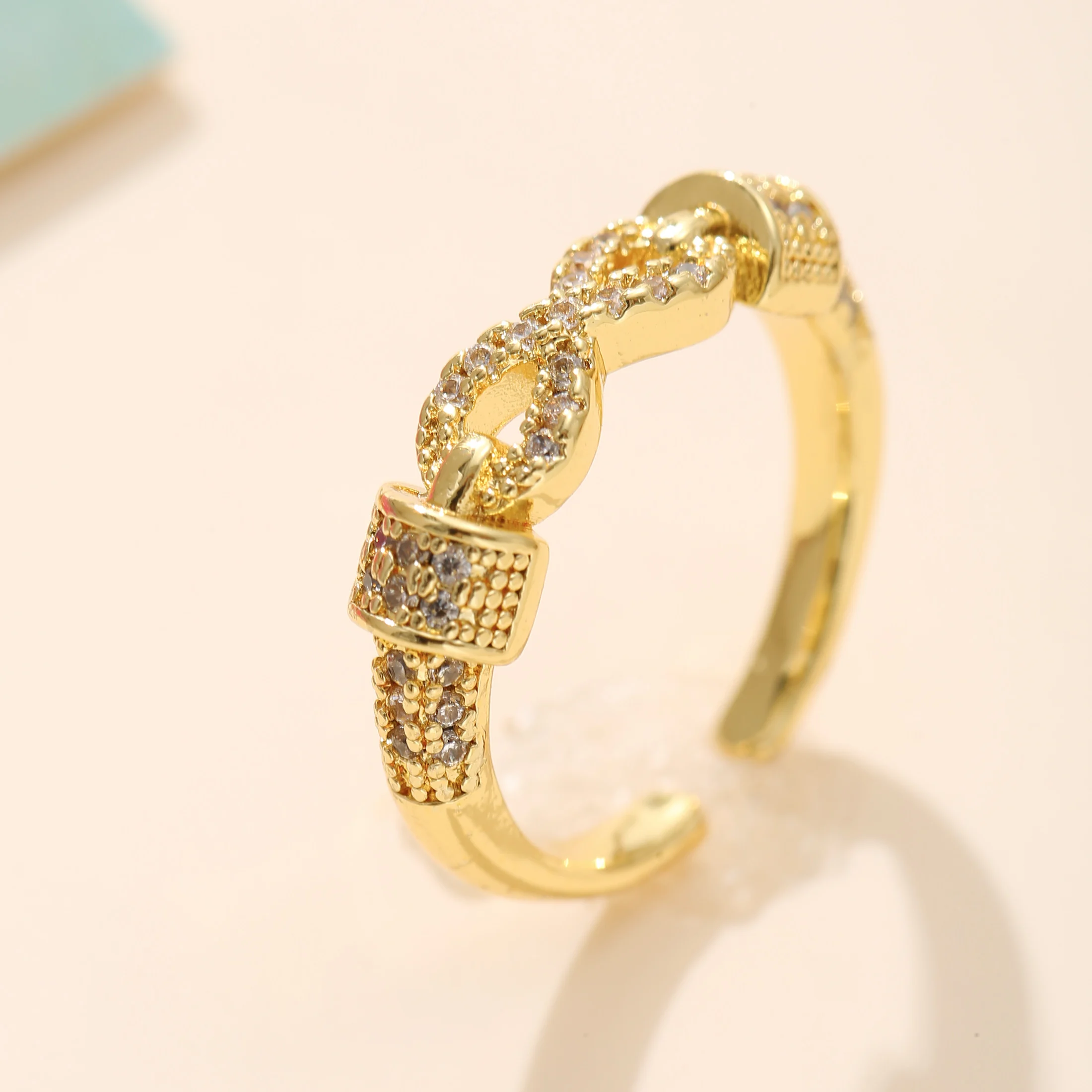 Vergoldeter Offener Verstellbarer Ring mit Unendlichkeitsknoten & Synthetischem Zirkon für Damen Trendiger Statement-Schmuck Geschenk