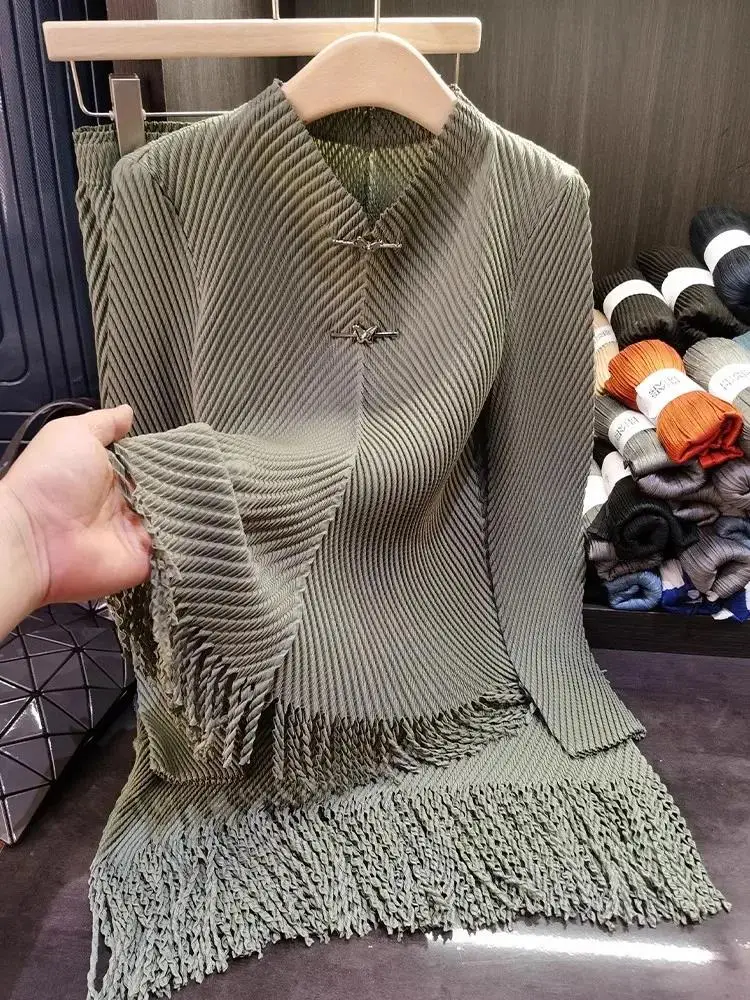 2024 Wiosna Vintage Frędzle Miyake Plisowany 2-częściowy zestaw damski Solidna biurowa rozciągliwa bluzka Top + elastyczna spódnica midi w talii