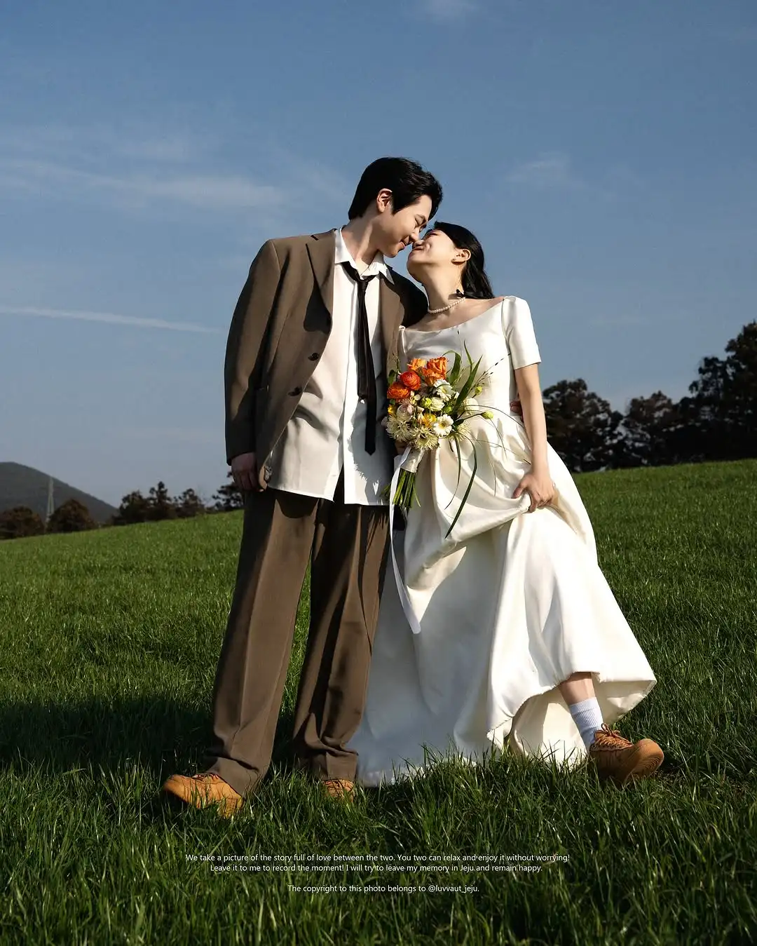 MODX Elegant A-line Short Sleeves Wedding Dresses Scoop  웨딩드레스 Satin  Korea Photoshoot Floor-Length Customised Bride Gown 2025