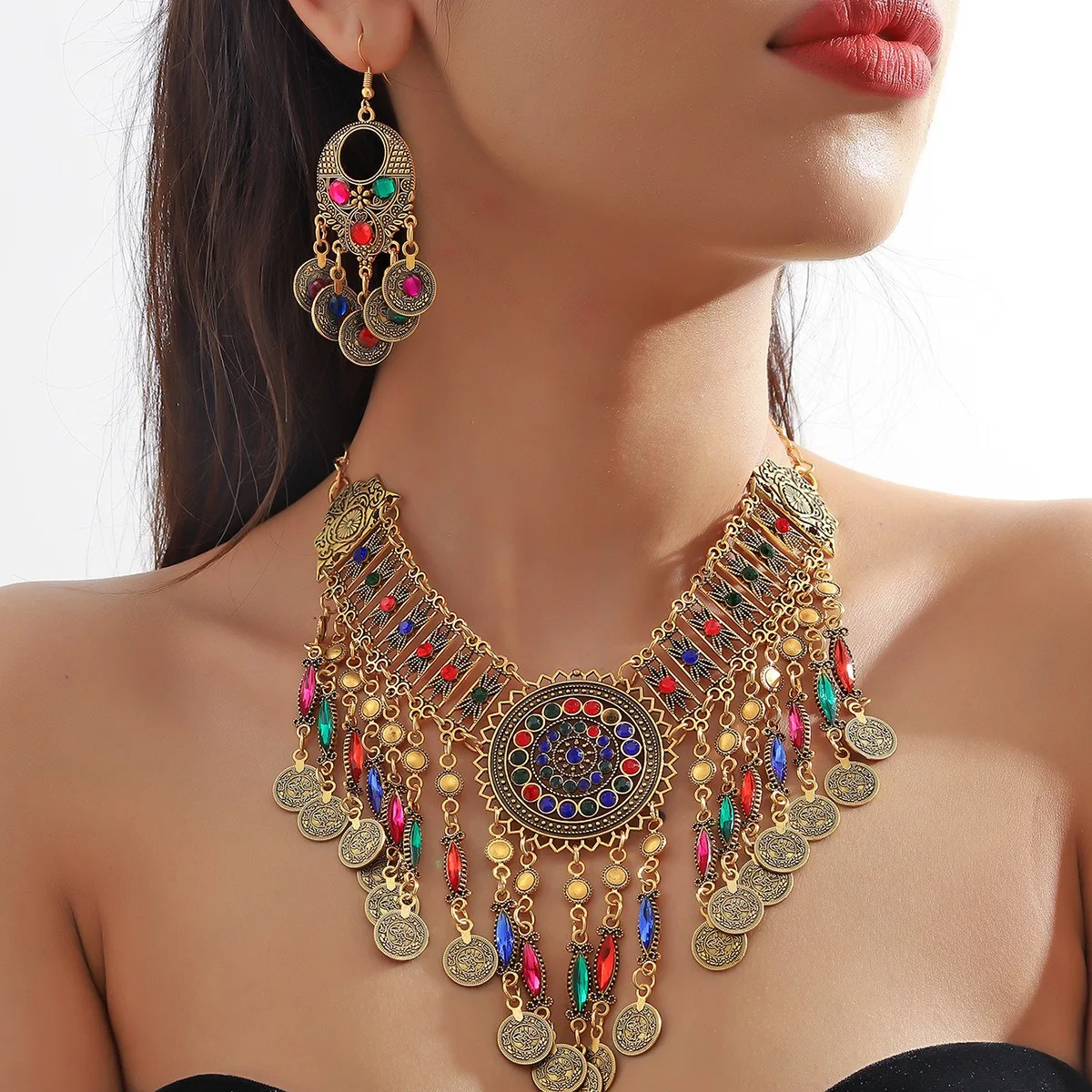 

2pcs Exotic Vintage Court Bohemian Ethnic Style Necklace Earrings