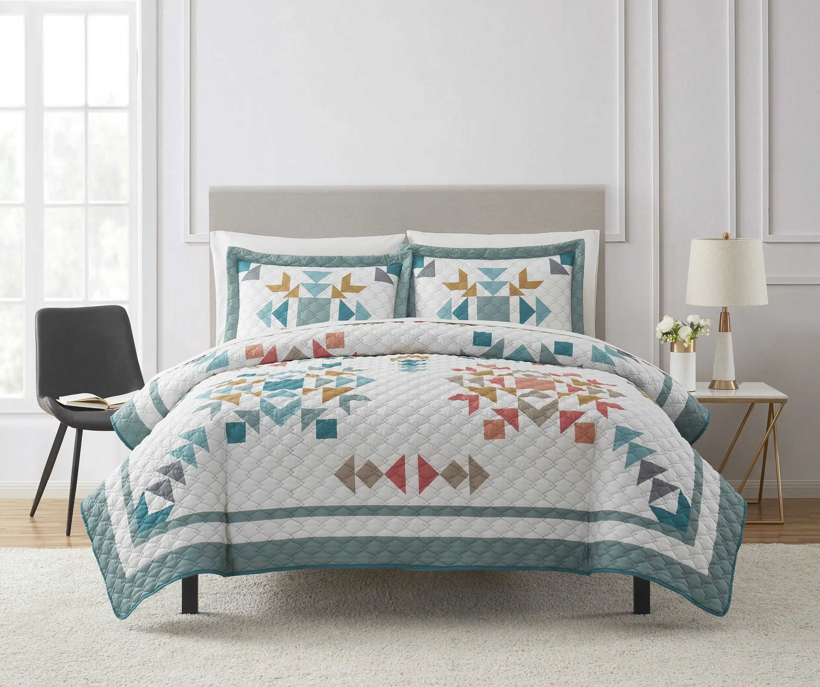 

7 Piece Multicolor Quilt Set with Sheets, Queen