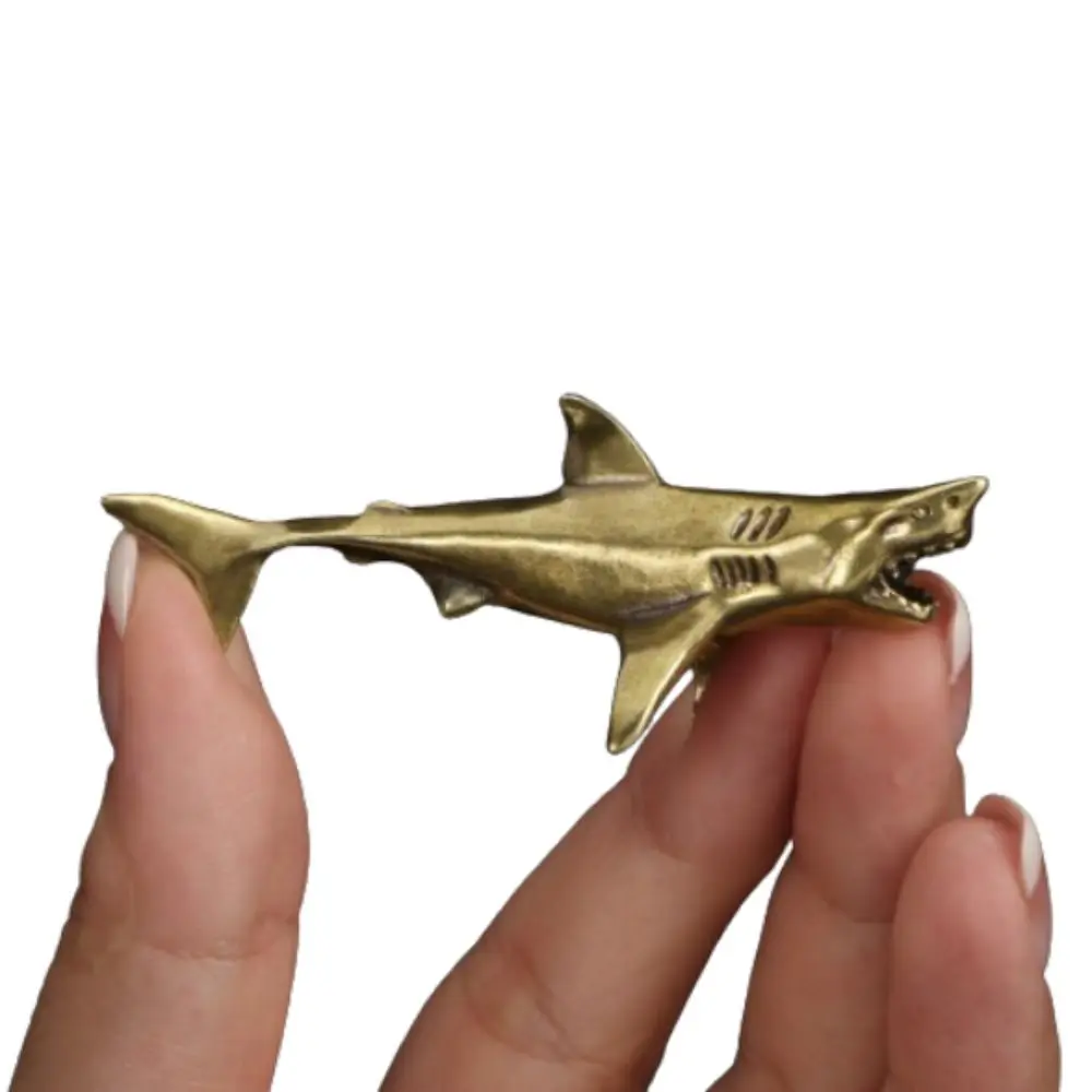 Tea Pets Vintage Brass Shark Figurines Copper Exquisite Mini Shark Statue Cute Handmade Shark Sculpture Birthday Gift