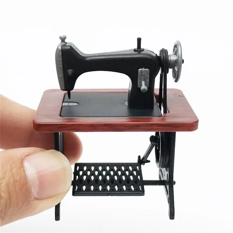 Miniature Furniture Kids Dollhouse Decor Wooden Sewing Machine with Thread Scissors Accessories for Dolls House Toys for