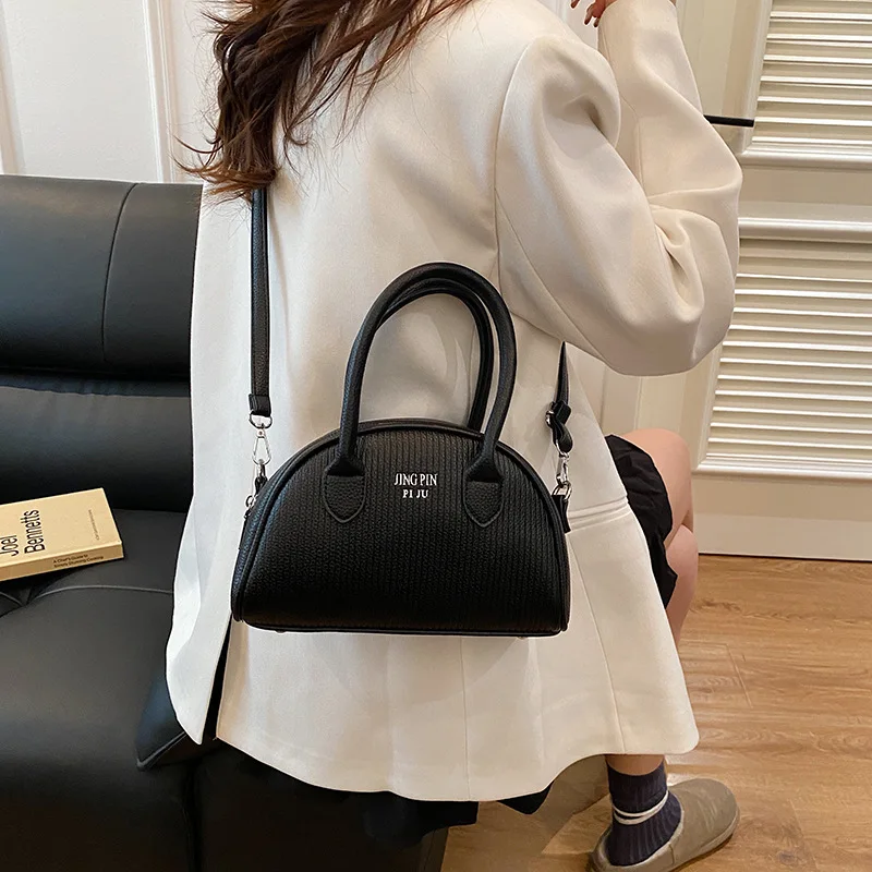 

2025 Sweet Shell Handbag - Cute Crossbody Purse for Women, Elegant Shoulder Bag with Floral Charm