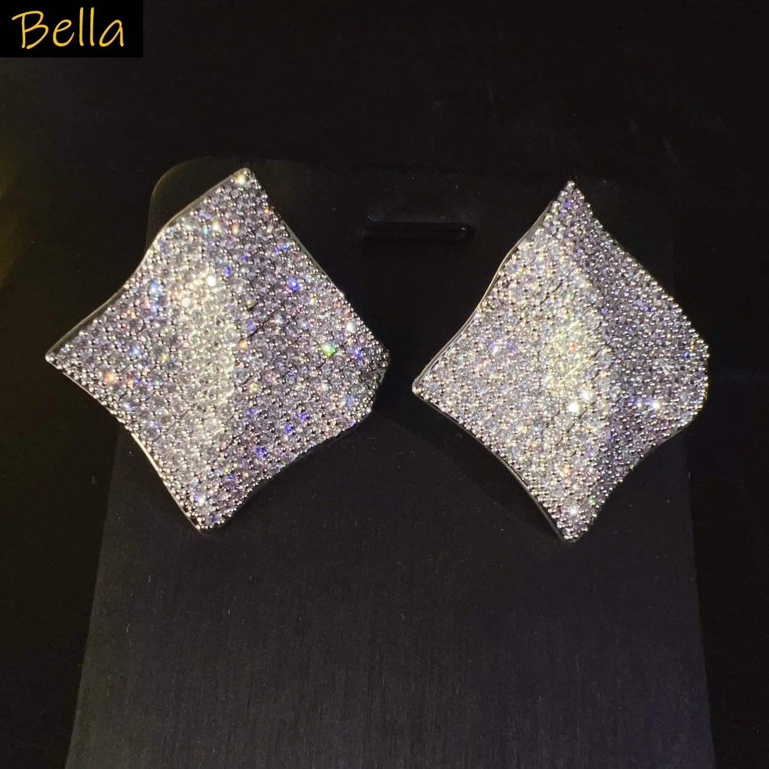sparkly-cz-rhombus-curved-stud-earrings-for-women-silver-gold-tone-shiny-earrings-elegant-women-party-accessory