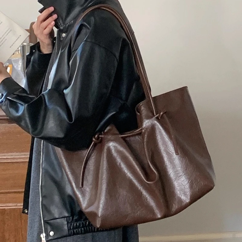 

Drawstring Pleated PU Leather Shoulder Bags for Women Simple Solid Color Female Tote Handbags Casual Large Capacity Daily Bag