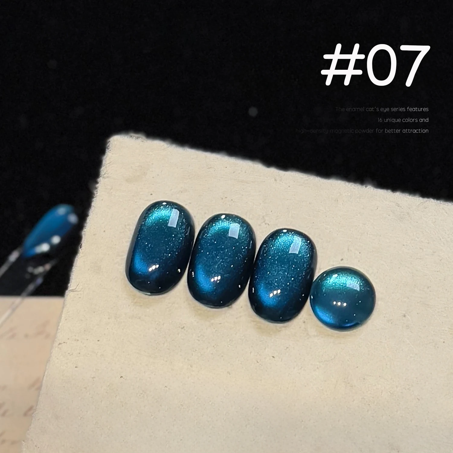 1 stücke WS Weihnachten Beliebte Emaille Cat Eye Gel Nagellack 2025 Neue Bleaching Blau Lila Rot Grün Funkelnden glas Perle Nail art