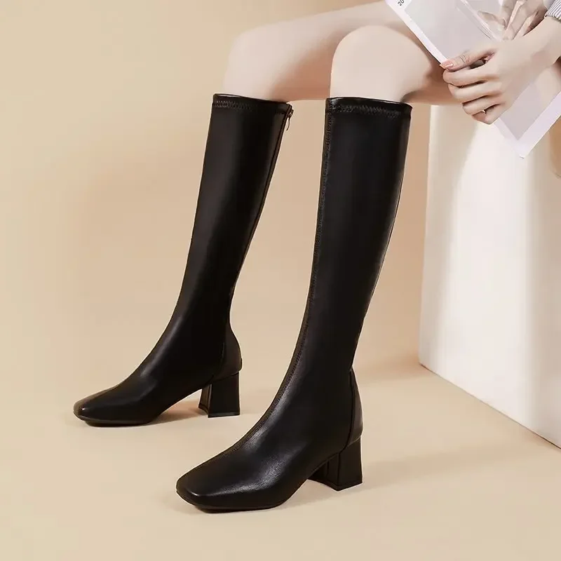 Knee length women\'s boots2024winter new style, thick and medium heel, fashionable and simple back zipper long tube women\'s boots