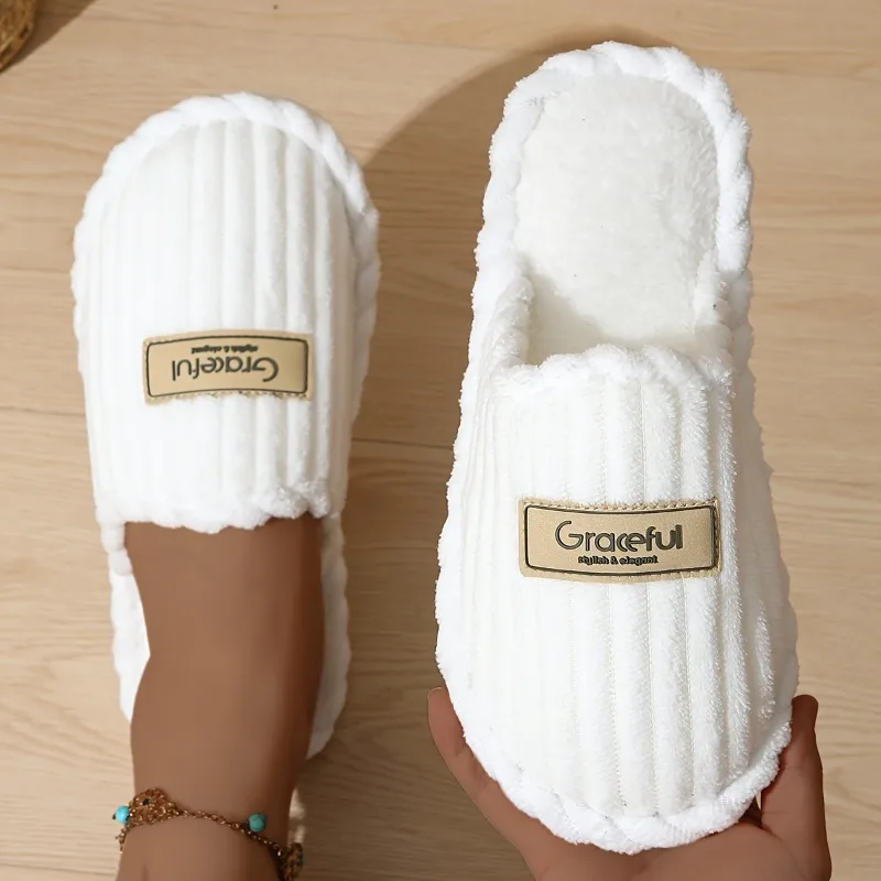 Pantoufles chaudes antidérapantes en coton pour hommes et femmes, pantoufles polyvalentes en coton en peluche à la mode pour l'intérieur de l'hiver 2025