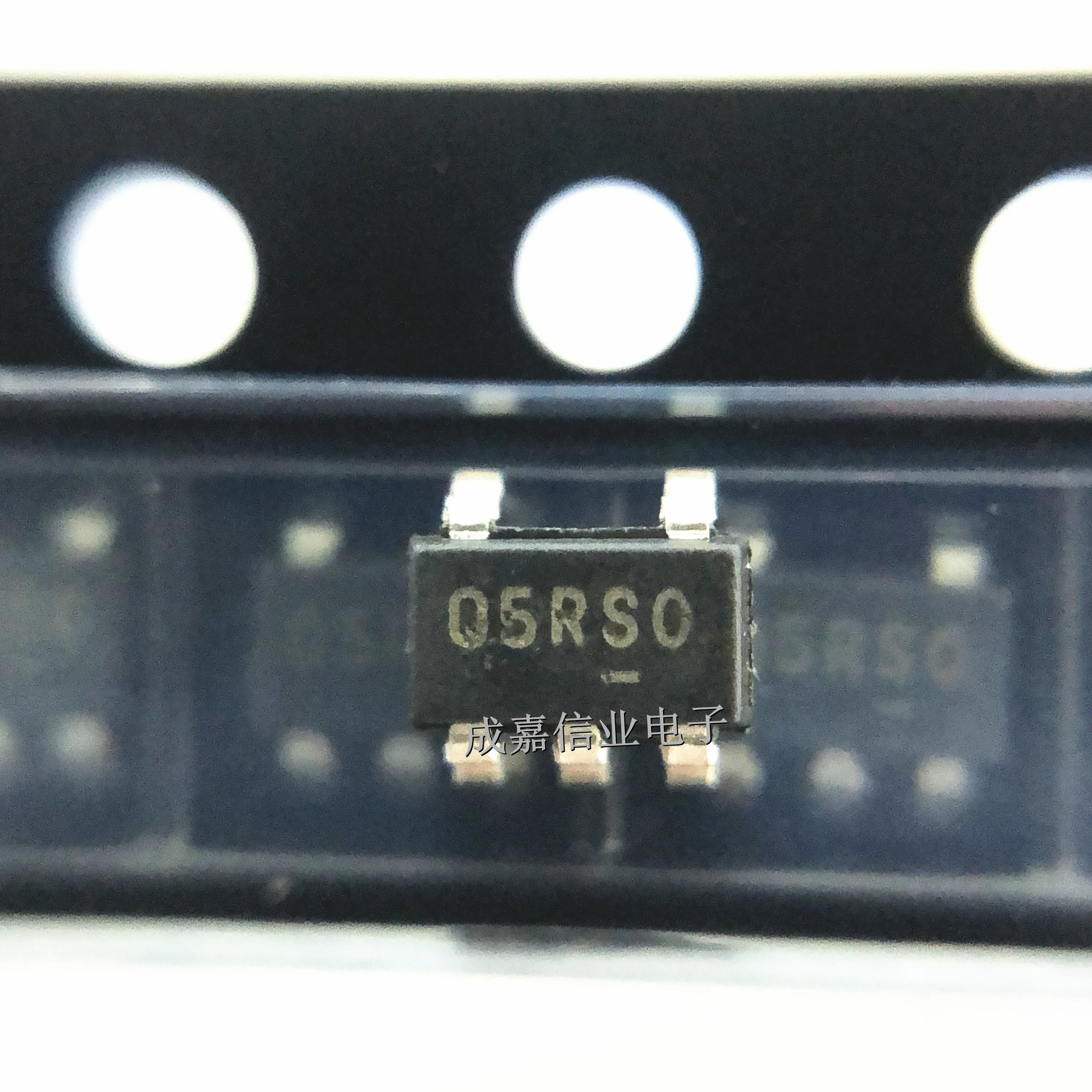 

10pcs/Lot GS7138S5-3P3-R SOT-23-5 MARKING;Q5R CMOS Linear Regulator Ultra Low Quiescent Current: 11uA