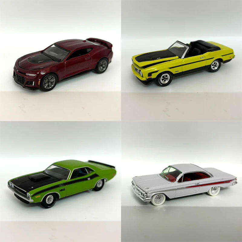 Autoworld 1:64 Camaro Convertible Dodge Challenger War Horse Hellcat Seri Impala Model Paduan Mengumpulkan Ornamen