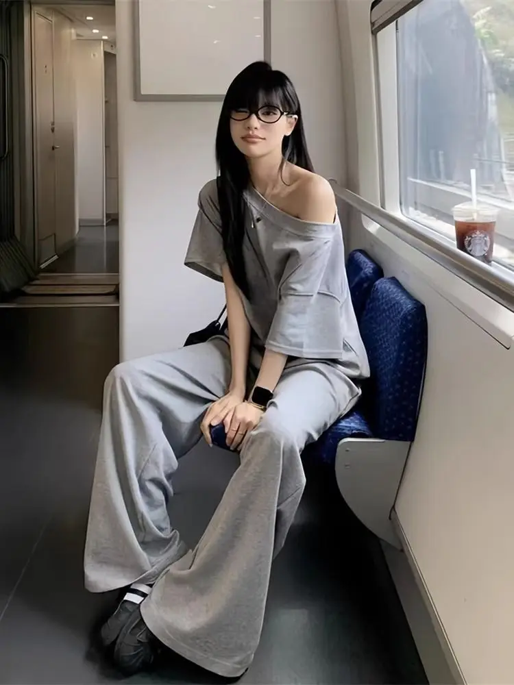 

Retro Minimalist Casual Sportswear Set For Women Grey Skew Collar Short-sleeve T-shirt Elastil High-waisted Wide-leg Pants Korea