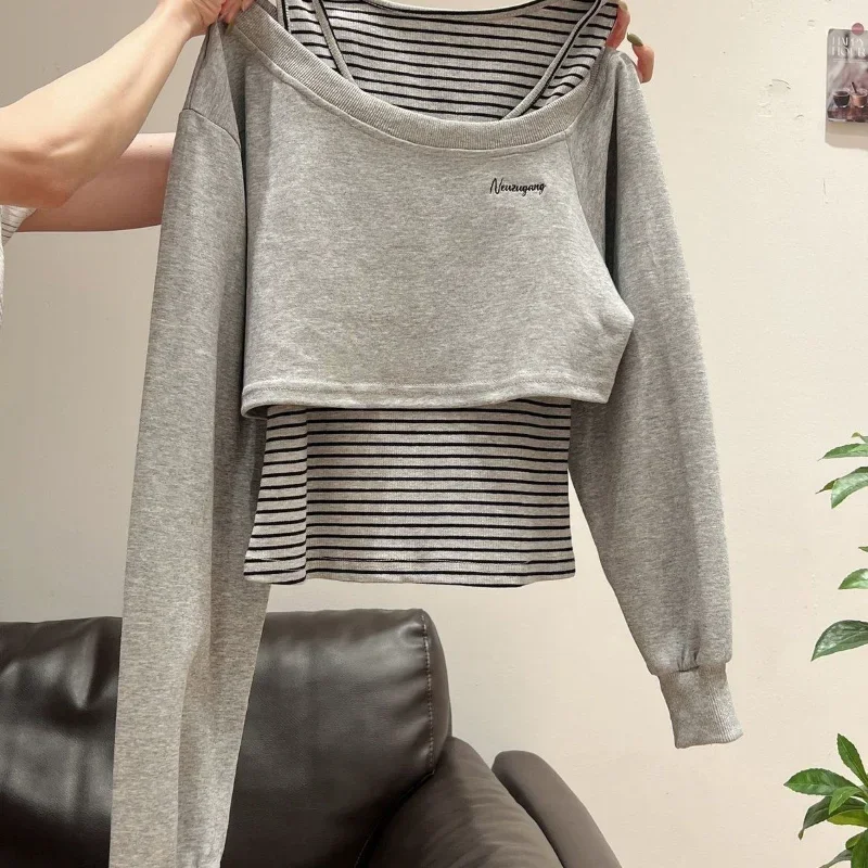 Gilet coordinato da donna con design autunnale 2025 Set da due pezzi Felpa a righe a maniche lunghe con spalle scoperte grigia