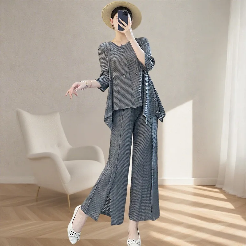 

Miyake плиссированный женский костюм осень-зима, новый топ с круглым вырезом и рукавами семь четвертей, футболка, эластичные прямые широкие брюки, повседневные