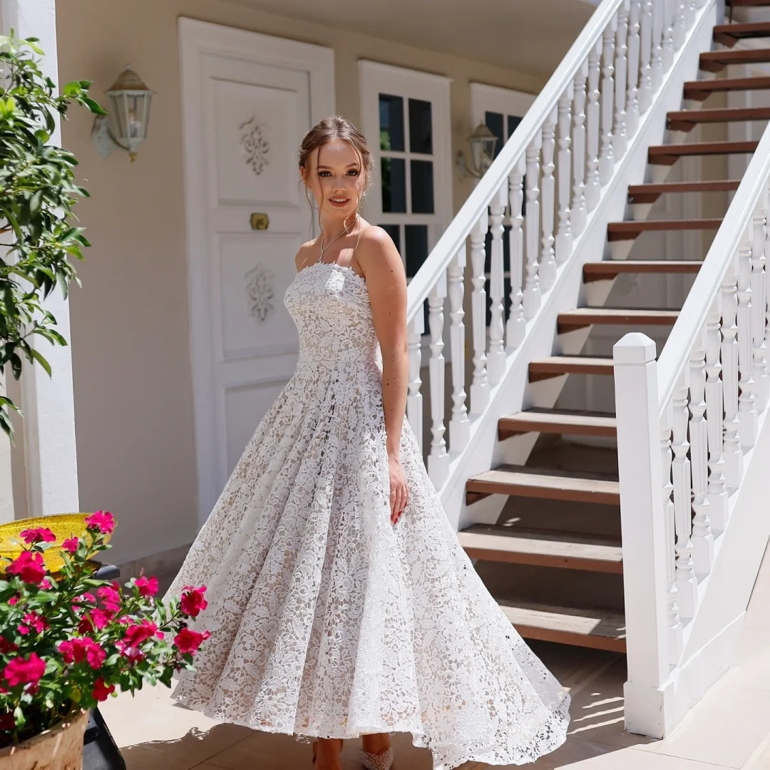 화이트 스트랩리스 레이스 맞춤형 정장 이브닝 A라인 미디 드레스 우아한 프로모션 드레스 공식 행사복 2025