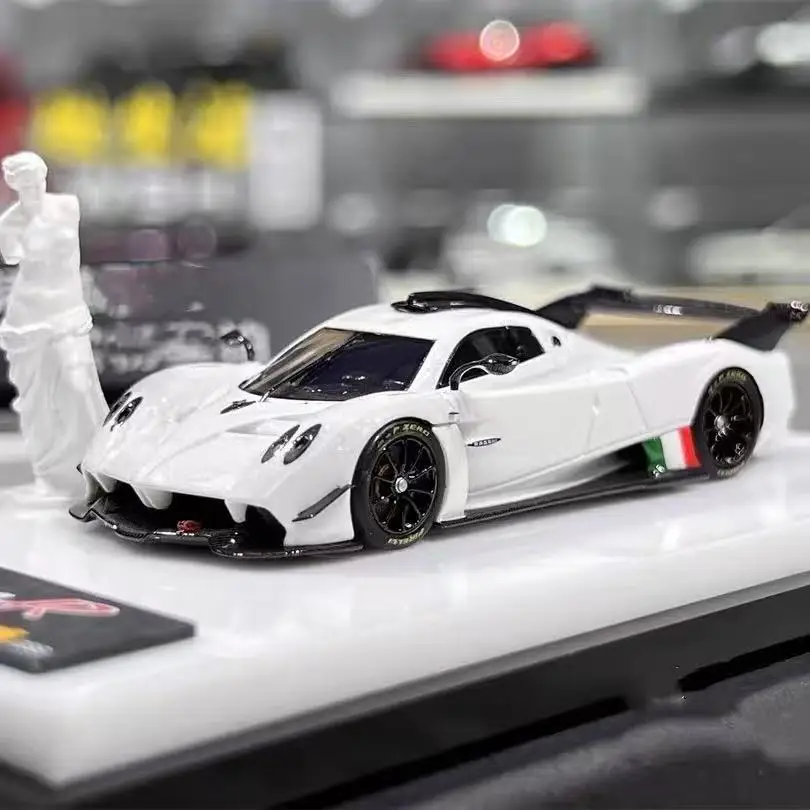 Stock pronti DMY 1:64 Huayra "R" Due colori Resina Regali di compleanno Hobby Display Simulazione Collezione Modello di auto