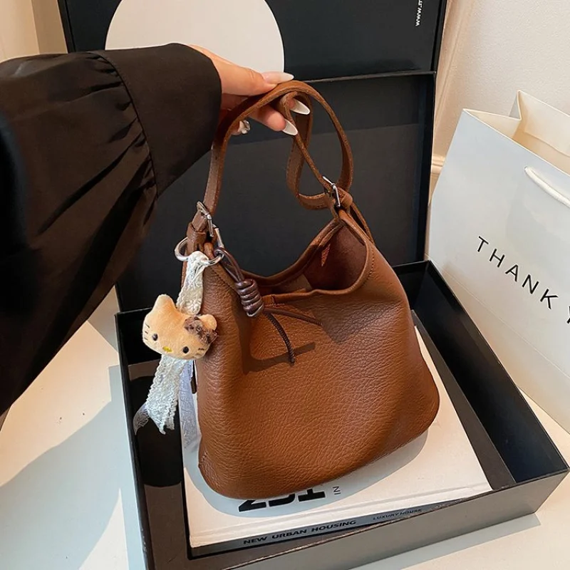 

Modern Elegant Clutch With Chain For Ladies For Versatile Day To Night Sophisticated Carry