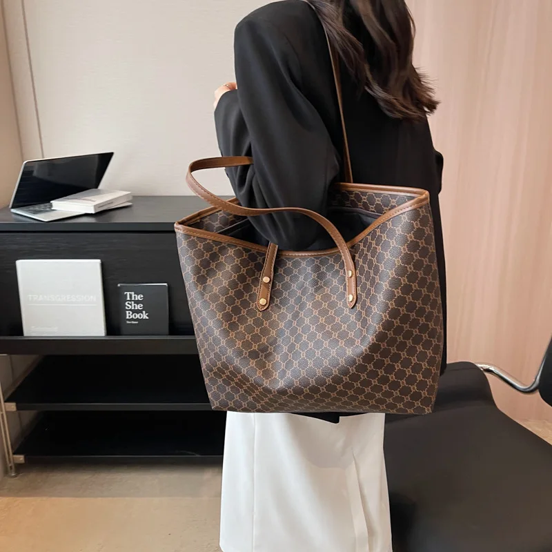 New minimalist and large capacity PU vintage women's bag, casual commuting tote bag, one shoulder portable shoulder bag