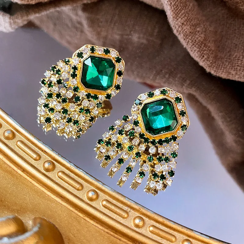 Vintage Geometric Delicate Rhinestone Stud Earrings for Women Emerald Crystal Tassel Earrings Luxury Designer Wedding Jewelry N1 image 4