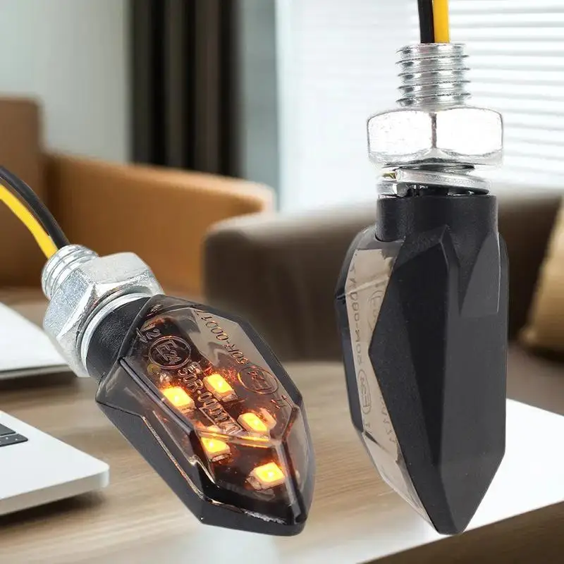 ضوء إشارة الانعطاف LED للدراجة النارية: فائق السطوع، استخدام عالمي، حجم صغير، أضواء مؤشر كهرمان