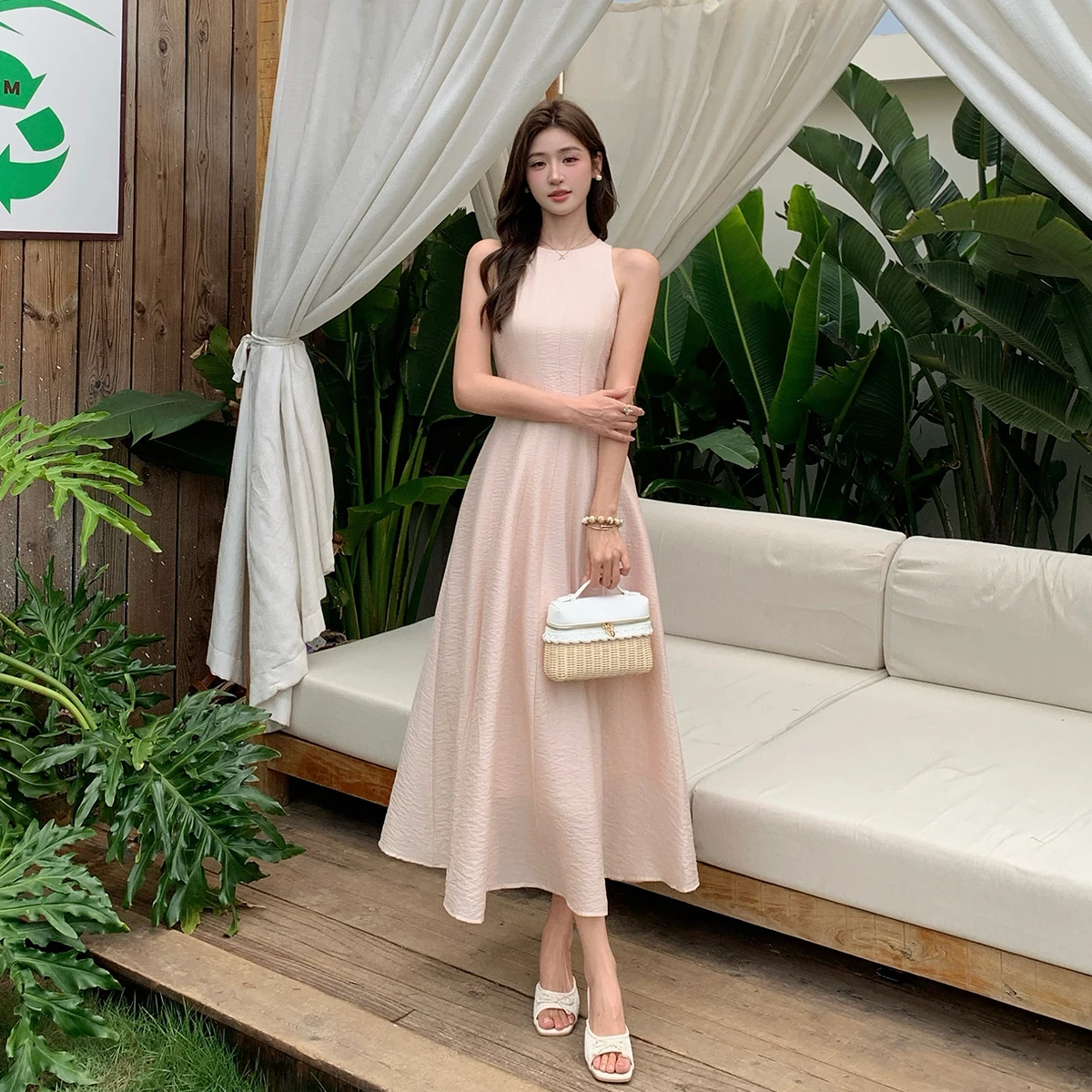 2026 Summer New Korean Style Pleated Linen Feel Sleeveless Long Dress Textured French Style Dress Holiday Travel Maxi Skirt