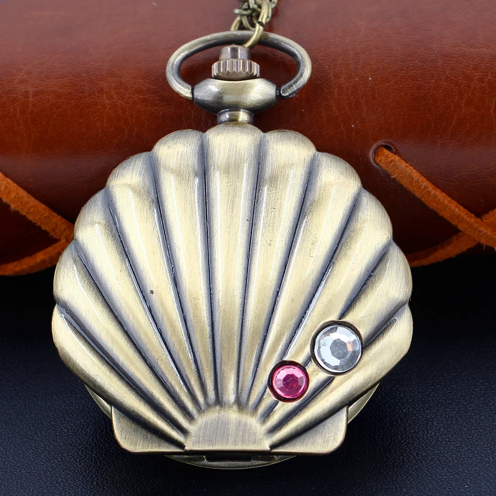 Brons Shell Unieke Vorm Quartz Pocket Horloge Klassiek Retro Heren En Dames Accessoires Ketting Hanger Cadeau