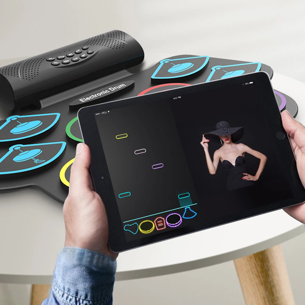 Elektronisches Schlagzeug-Set mit Drumsticks und Pedalen, aufrollbares Schlagzeug-Übungspad, BT, tragbares Schlagzeug-Set für Kinder, Weihnachts- und Geburtstagsgeschenk