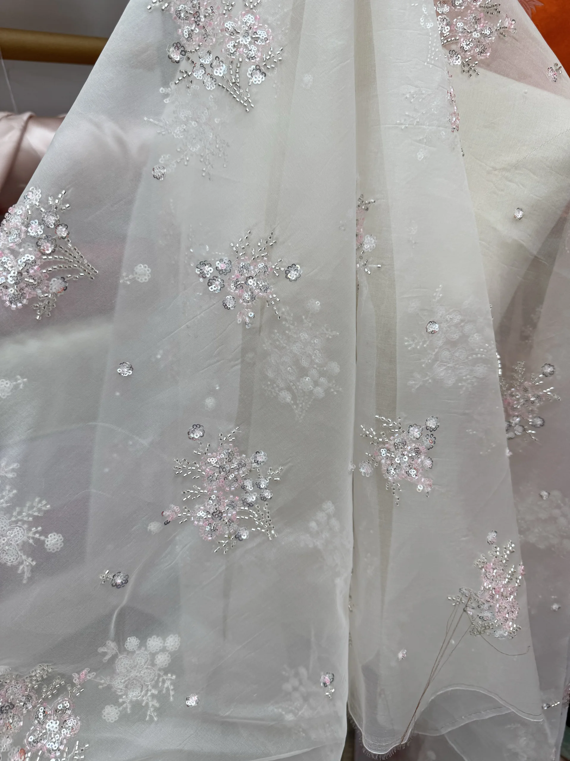 

Новая шелковая ткань из органзы с вышивкой, новое китайское пальто, жилет, ткань Hanfu, 8 м, ширина двери 1,4 метра