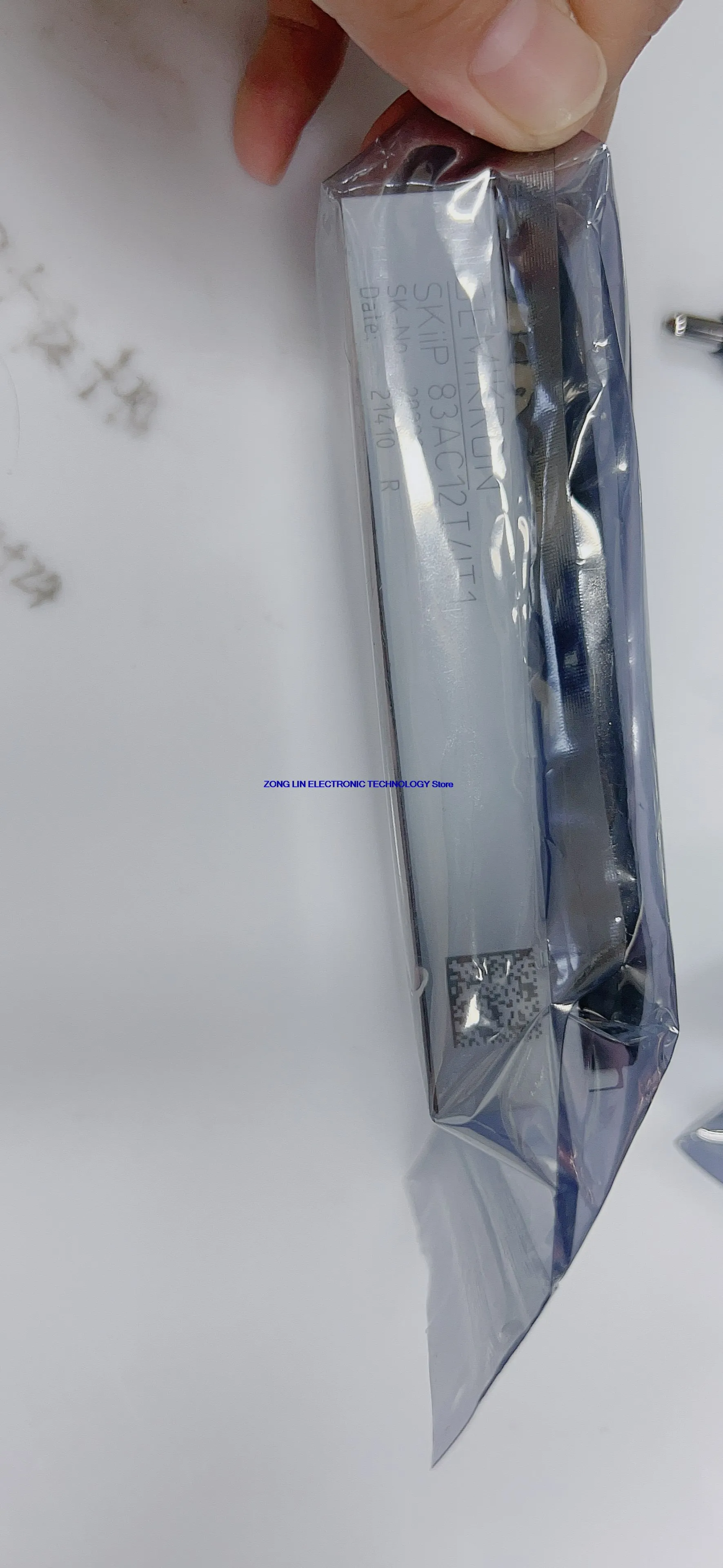 

SKIIP83AC12T4IT1 модуль оригинал