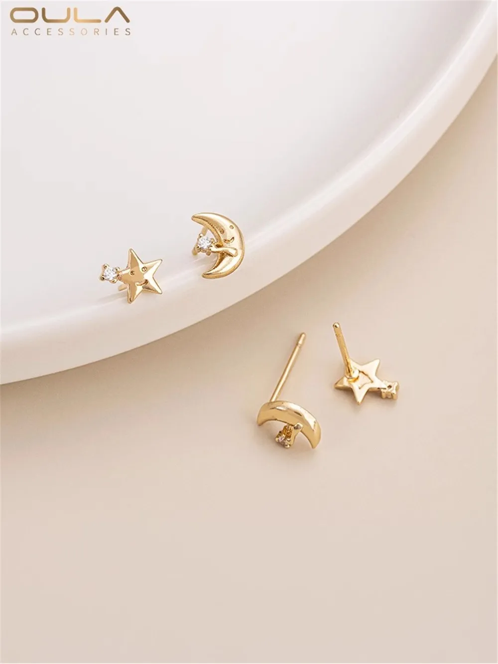 

Zirconium Star Moon Silver Needle Earrings 14K Bag Gold Color Star Moon 925 Silver Needle Simple Light Luxury Earrings