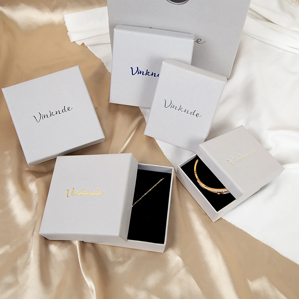 

Основание с крышкой на заказ, жесткая бумажная шкатулка для драгоценностей, персонализированный логотип, пакет серег премиум-класса на День святого Валентина для элегантного демонстрации ювелирных изделий