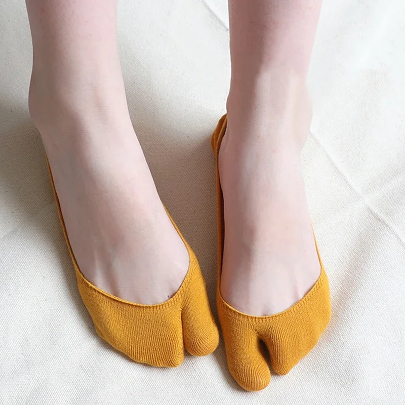 Women Two Finger Socks Summer Thin Non-slip Invisible Low Cut Boat Sock Solid Breathable Cotton Tabi Socks Comfortable image 3