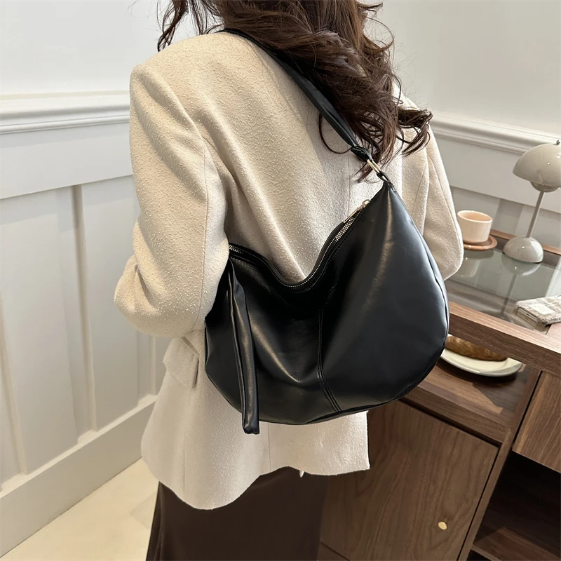 

Women Luxury Leather Classic Designer Fashion Shoulder Tote Bag Elegant Crossbody Handbag For Trendy Urban Outfits