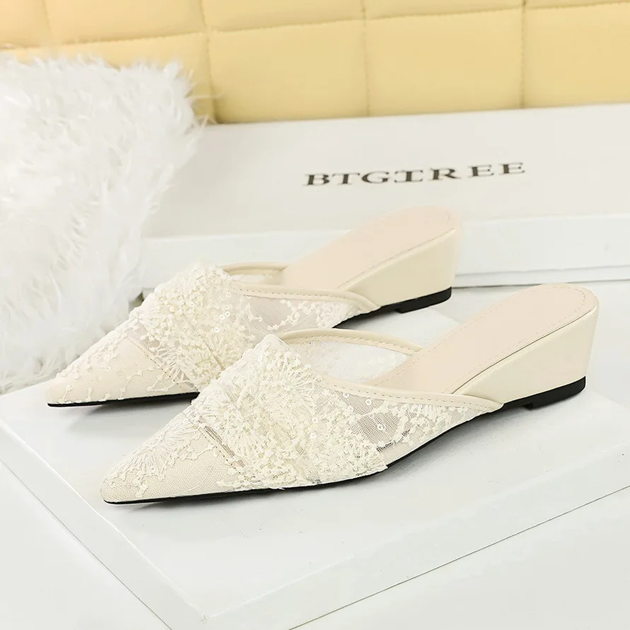 Wedges Mules Women Shoes Lace Pointed Toe Pumps Luxury Slip on Slippers Shallow Med Heels Slides Fashion Apricot