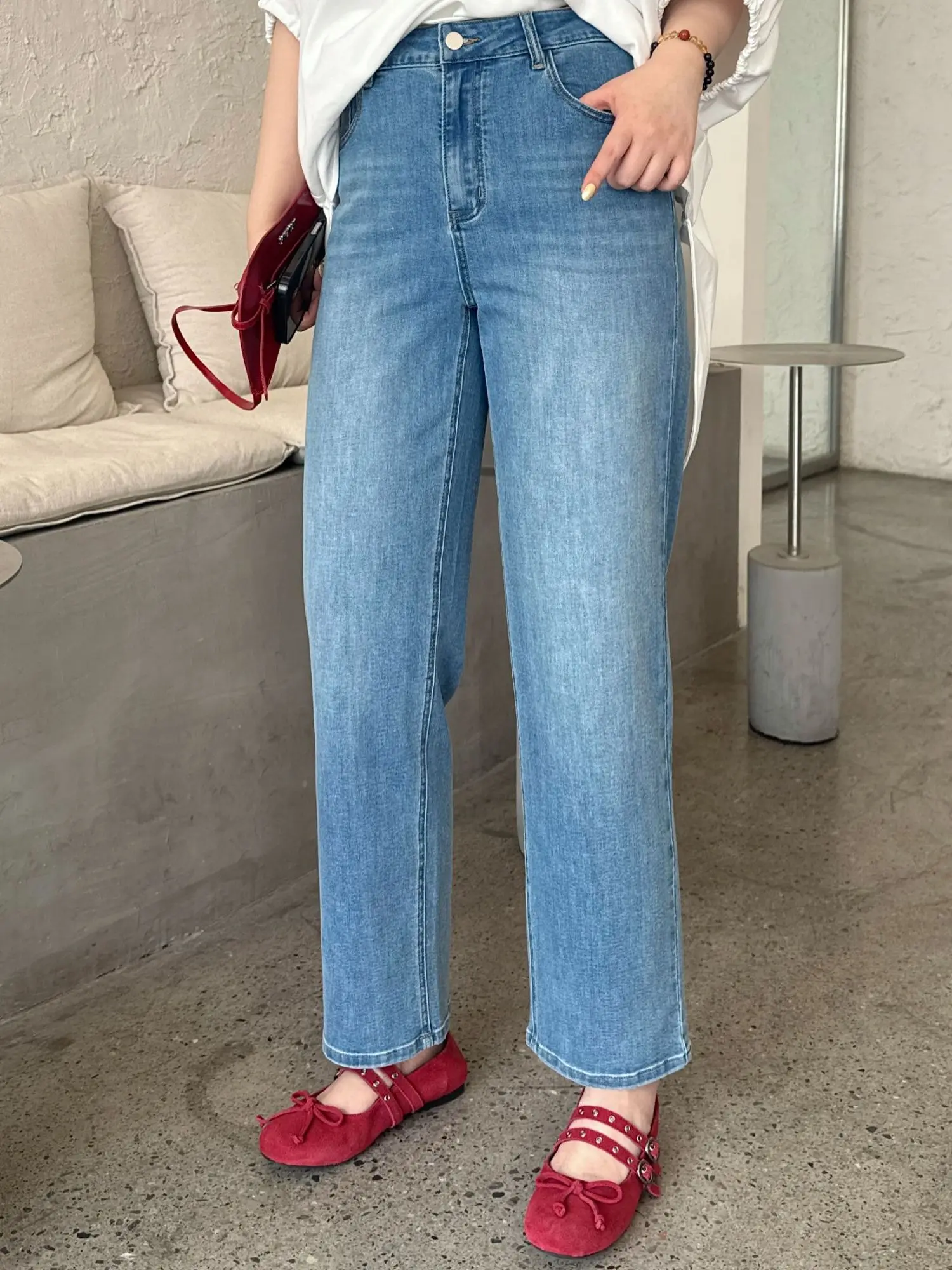 

Fashionable Slim Straight Light Blue Denim Jeans High Waist Versatile Narrow Style Spring 2026 Ladies High Waist Straight Leg...