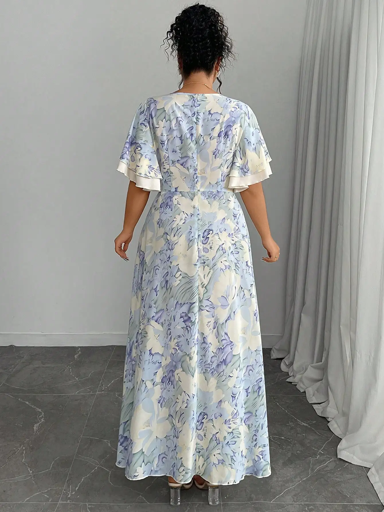 

Plus Size Blue Floral Print Square Neck Flutter Sleeve A-Line Maxi Dress