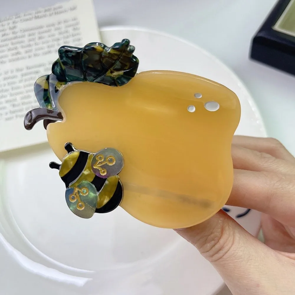 

Creative Waterproof Bee Pear Shark Clip Acrylic Sweet Acetic Acid Hair Claw Cartoon Korean Style Acetate Hairgrips Gifts