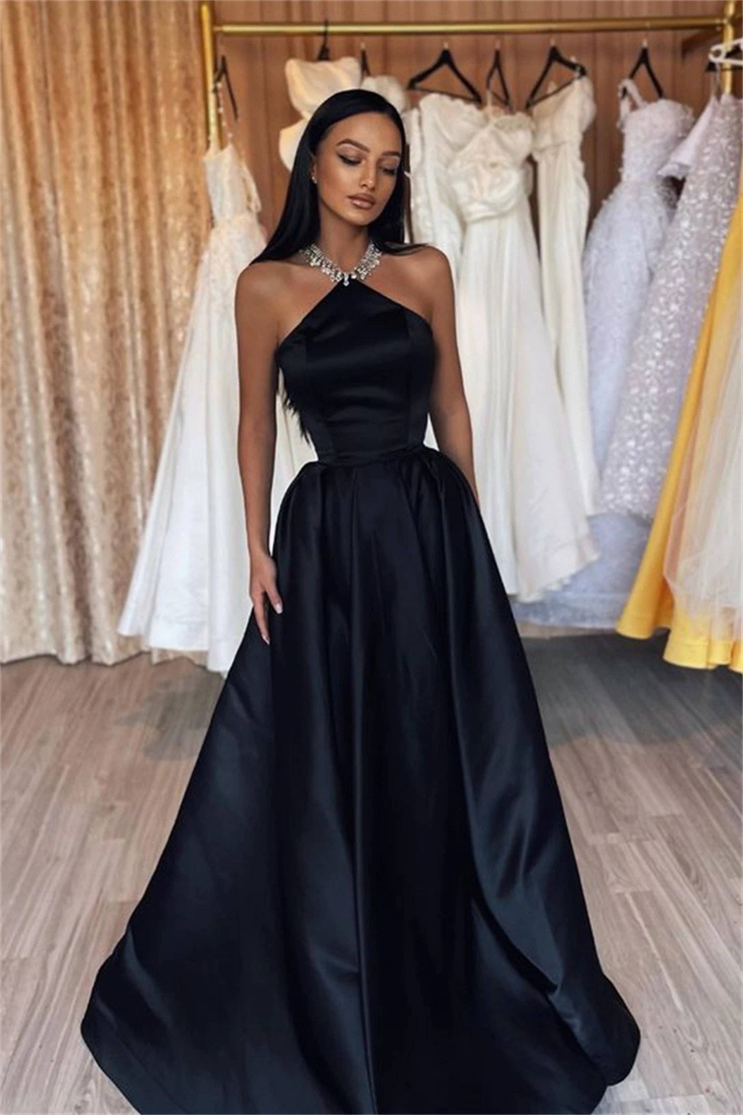 Black Dubai Luxury Evening Dress Party Evening Elegant Luxury Celebrity Halter Neck Dresses for Prom Dress 2024 Line A Satin