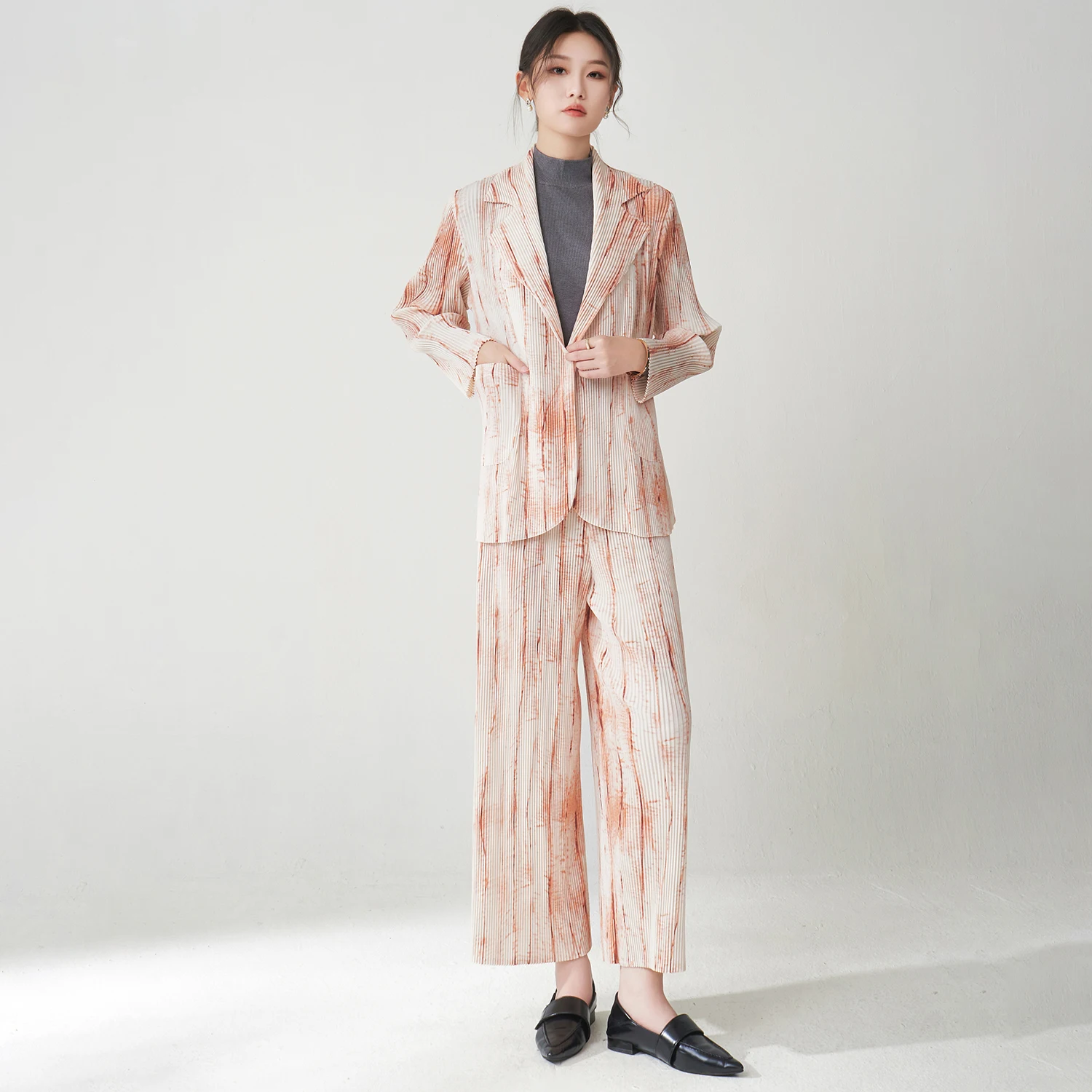 Wholesale Smocked Clothing Women's Fashion Suits High Quality Long-sleeved Shirt and Pants Set Miyake Pleated Printed Set