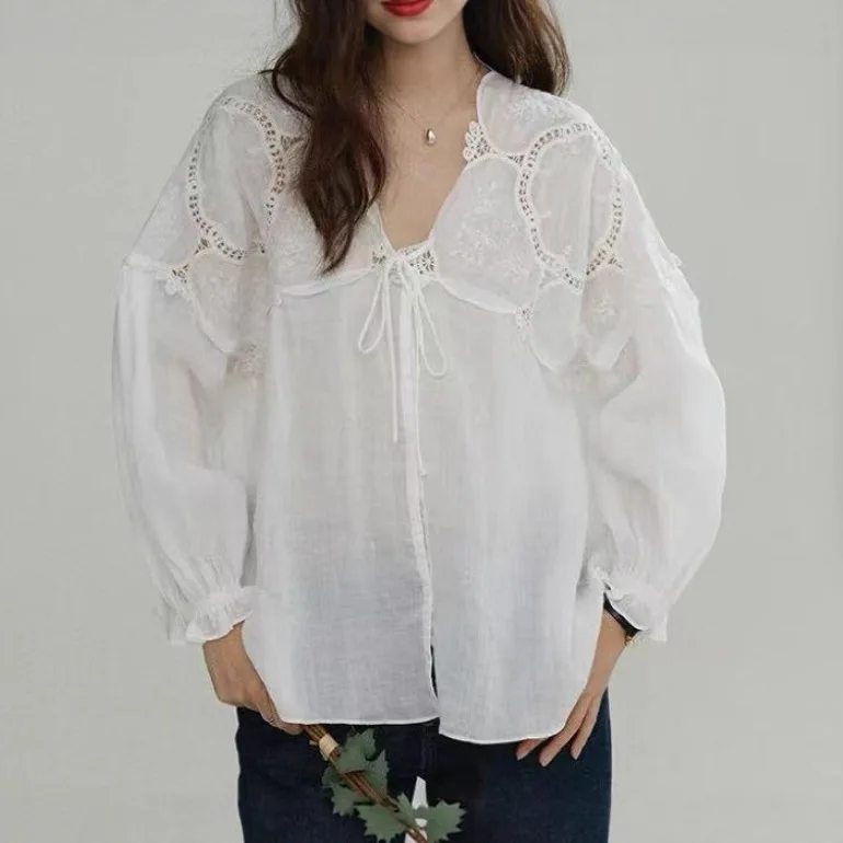 

SuperAen Ruffled Embroidery Long-sleeved Shirt 2026 Spring New V-neck Single Breasted Design Sweet Casual Tops