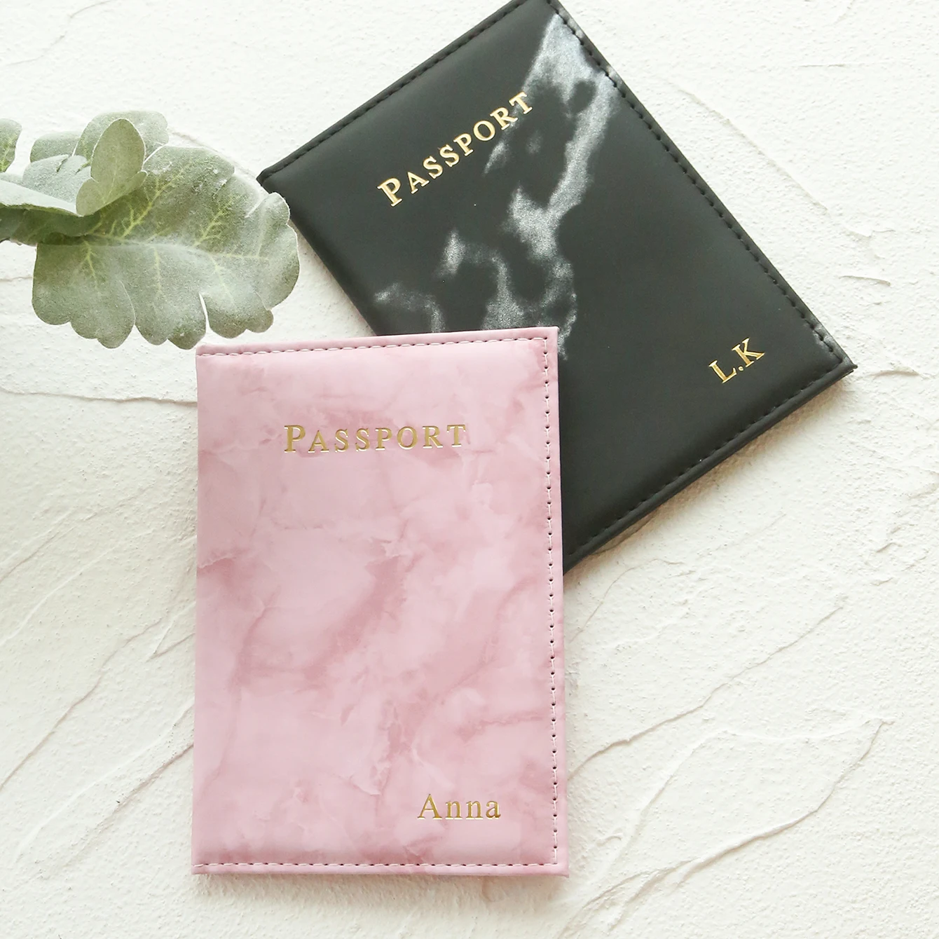 2PCS Custom Couple Passport Holder Set Hot Stamping Name Passport Holder Chic Marble Pattern Passport Cover Travel Accessories view 4