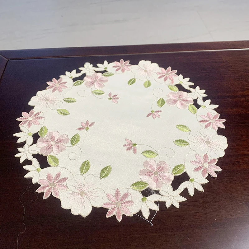 Popular Round Rose Flower Embroidery Table Place Mat Pad Cloth Placemat Doily Coffee Tea Coaster Kitchen Cup Pad Table Decor 1PC