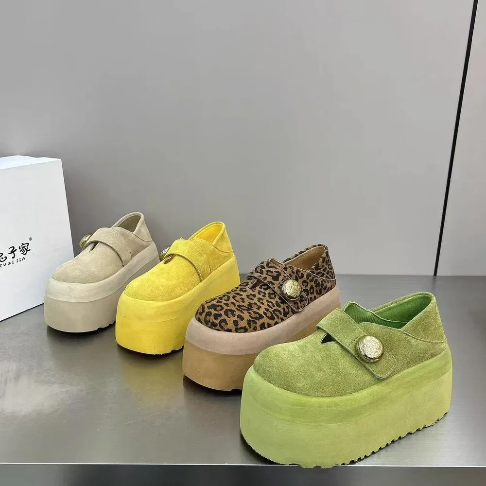 

Уникальные дизайнерские туфли для женщин: модные кроссовки на платформе и массивном каблуке, привлекательные повседневные модели 2026 года, фиолетовые