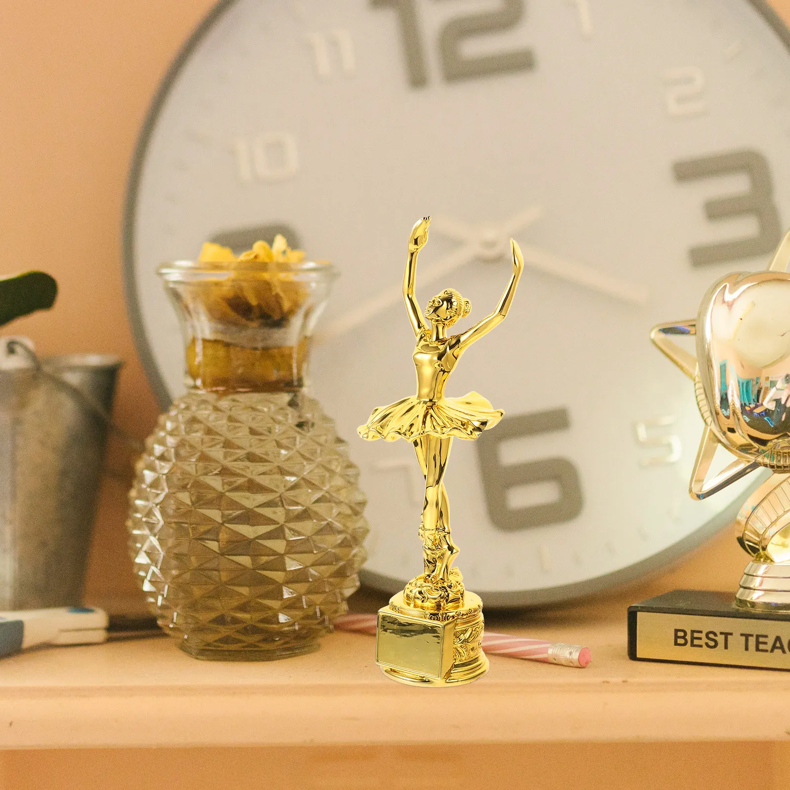 Dance Trophy Resin Ballet Dancer Sculpture Decorative Award Prize Dance Competition Souvenir Dancing Performance Trophy
