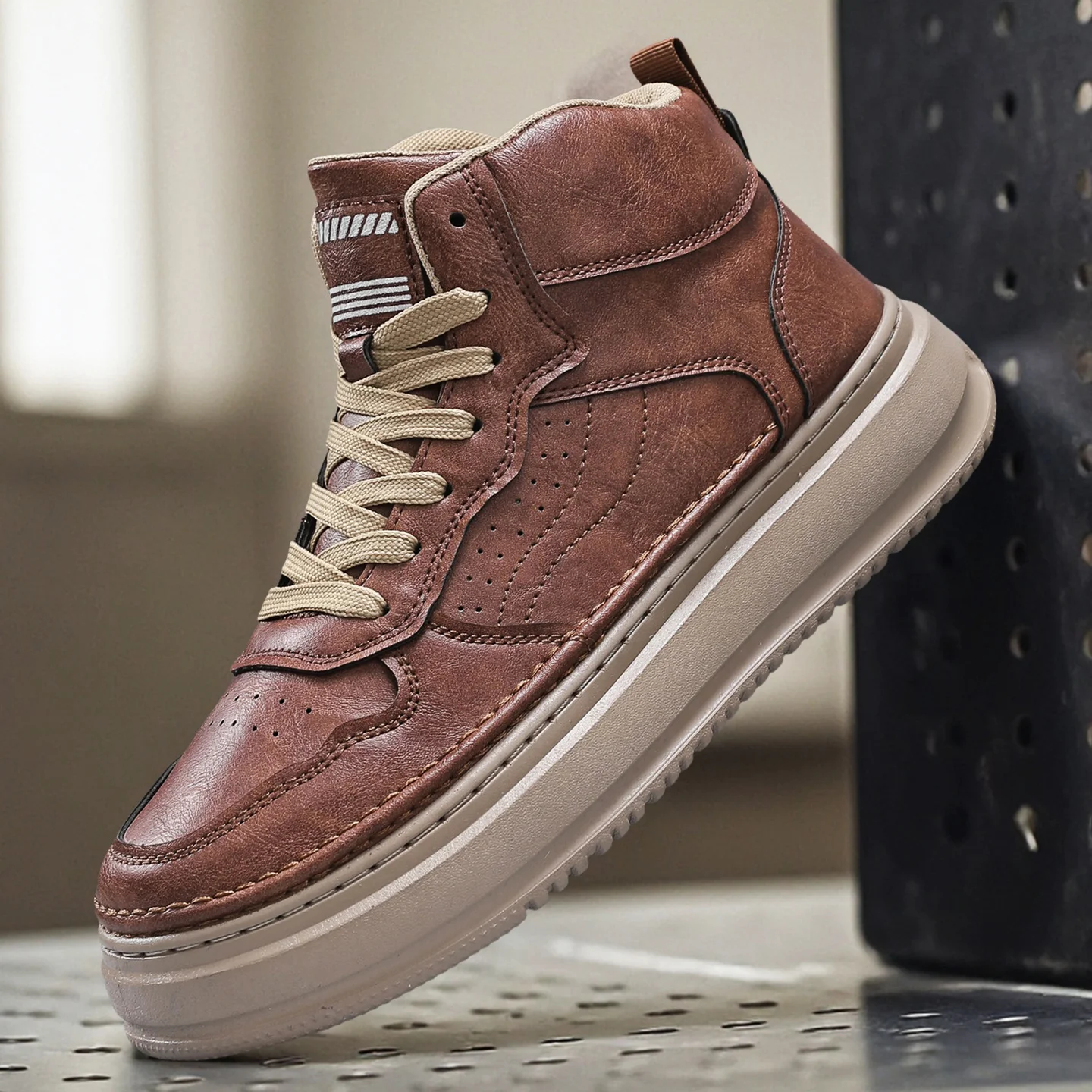 

Зимняя и осенняя обувь на платформе в стиле ретро, модная и универсальная повседневная мужская обувь на толстой подошве, увеличивающая рост.